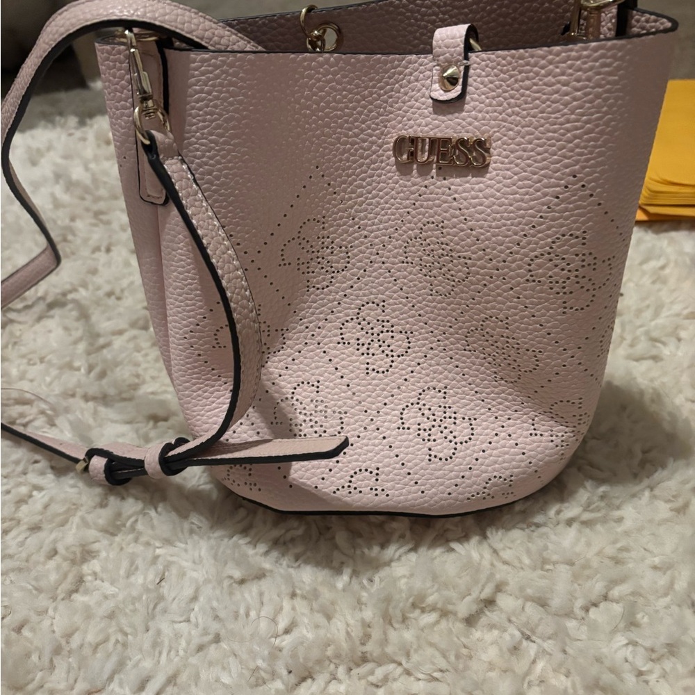 NWT GUESS Amara Bucket in Powder Pink with gold hardware